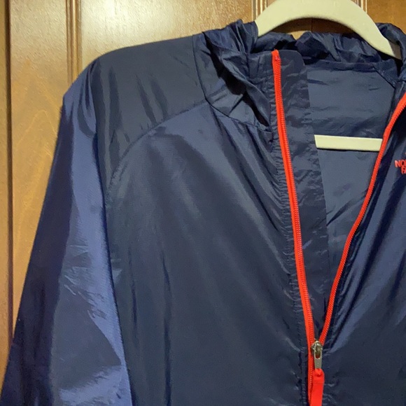 1221 The North Face - Hydrenalite WindBreaker/Rain Jacket - Picture 2 of 9